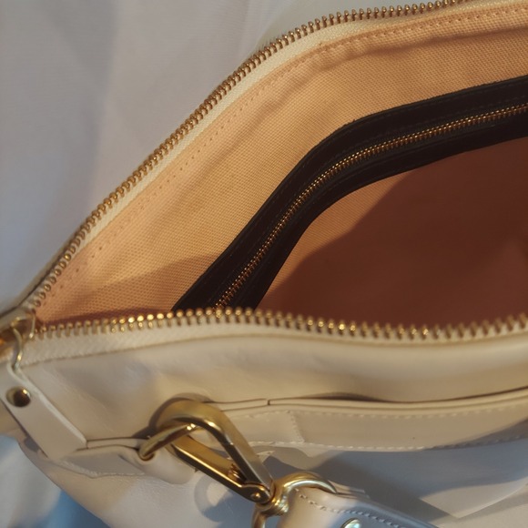 Holly and Tanager Womens Creme 100%‎ Genuine Leather Companion Max Crossbody Bag - Picture 15 of 16